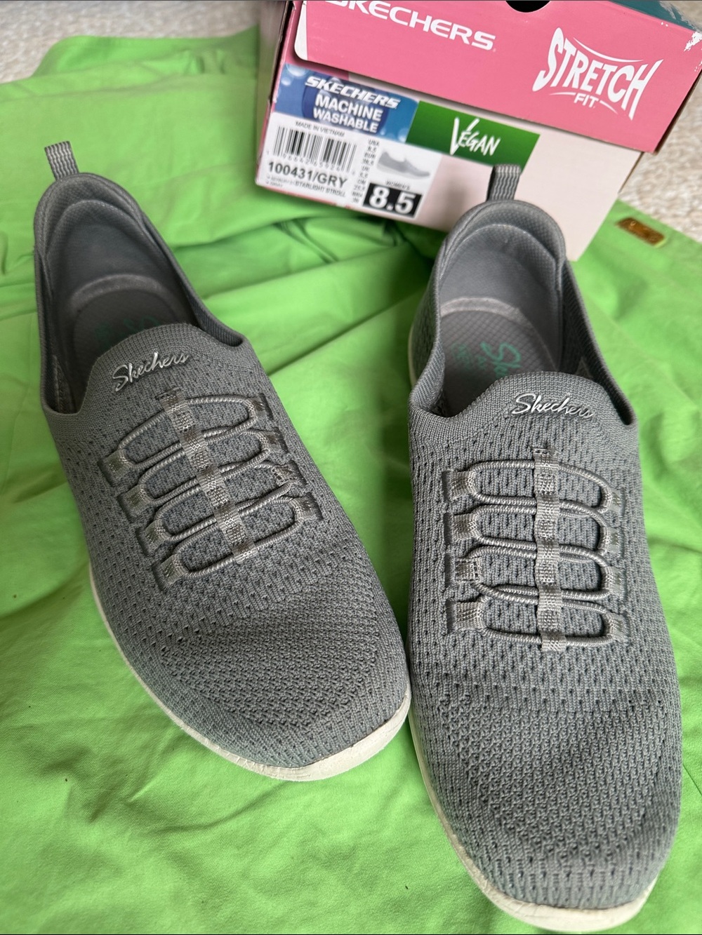 Skechers Gray Knit Slip-On Stretch Sneakers, size 8.5, machine wash, EUC